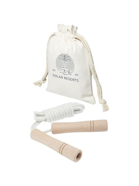corde-a-sauter-denise-en-bois-dans-une-pochette-en-coton-blanc-cassebois-3.jpg