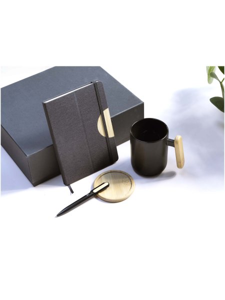 coffret-cadeau-laura-avec-carnet-a-couverture-rigide-a5-et-stylo-bille-noir-4.jpg