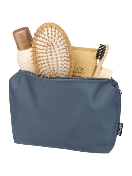 trousse-de-toilette-de-voyage-trip-awaretm-de-2-l-en-materiaux-recycles-hale-blue-13.jpg