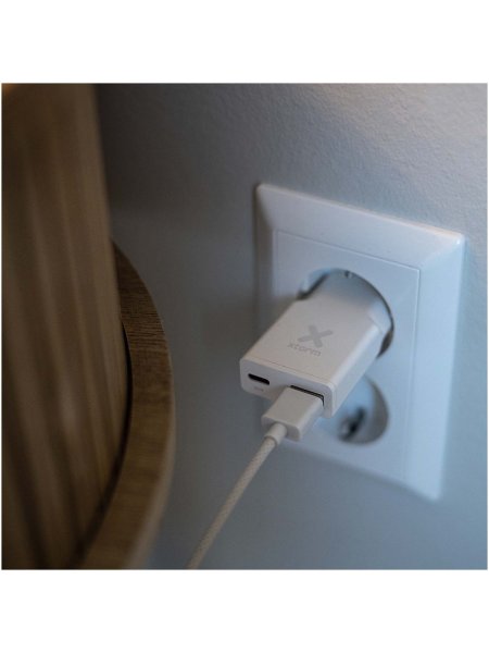 chargeur-25-w-xtorm-xg2sl025-go2-slimline-blanc-2.jpg