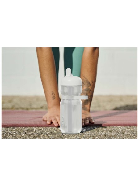 bouteille-de-sport-mepal-de-600-ml-recyclee-avec-couvercle-rabattable-blanc-4.jpg