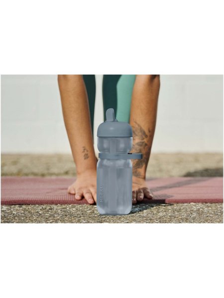 bouteille-de-sport-mepal-de-600-ml-recyclee-avec-couvercle-rabattable-bleu-7.jpg