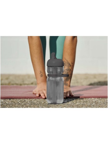 bouteille-de-sport-mepal-de-600-ml-recyclee-avec-couvercle-rabattable-noir-10.jpg