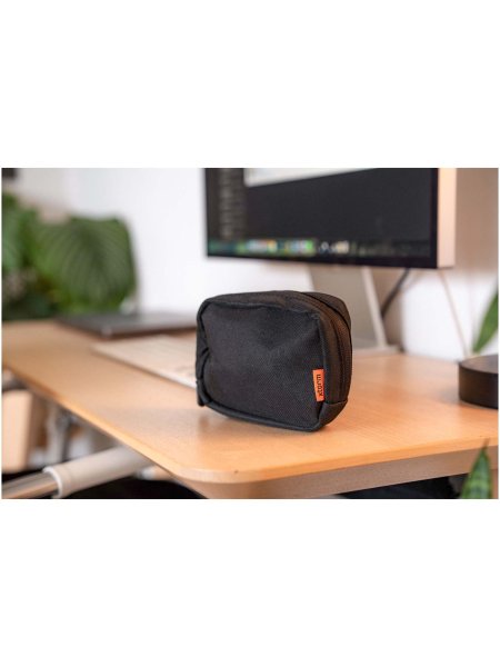 chargeur-de-voyage-rapide-65-w-avec-cable-et-etui-de-voyage-xtorm-noir-3.jpg