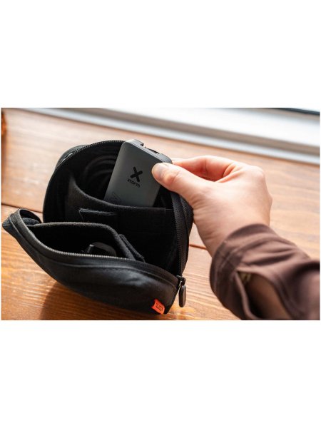 chargeur-de-voyage-rapide-65-w-avec-cable-et-etui-de-voyage-xtorm-noir-4.jpg