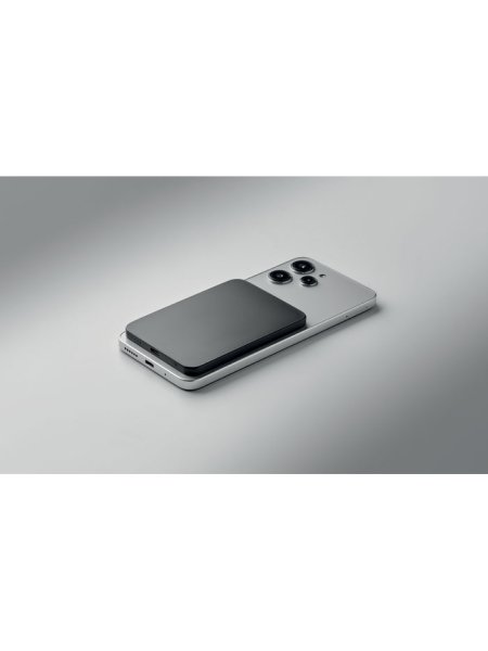 powerbank-magnetique-fin-20w-noir-3.jpg