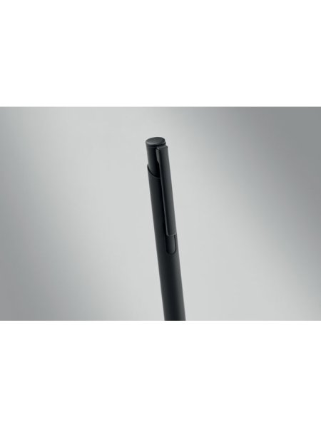 set-stylo-a-bille-et-porte-cles-en-noir-4.jpg