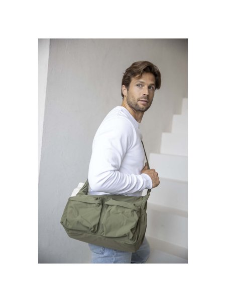 sacoche-pour-ordinateur-portable-calli-13-pouces-en-nylon-recycle-grs-noir-19.jpg