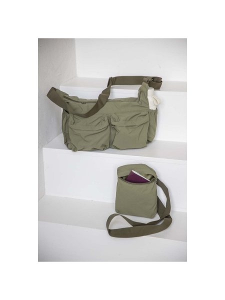 sac-a-bandouliere-arca-grs-en-nylon-recycle-marine-4.jpg