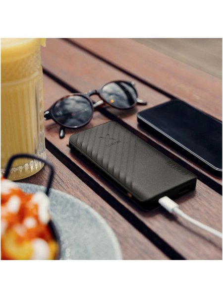 batterie-externe-xtorm-go2-20-w-10-000-mah-a-recharge-rapide-noir-11.jpg