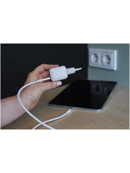 chargeur-mural-xtorm-45-w-nextgen-blanc-2.jpg